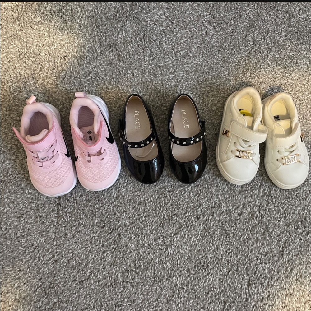 Babygirl shoes size 5, 5C like new